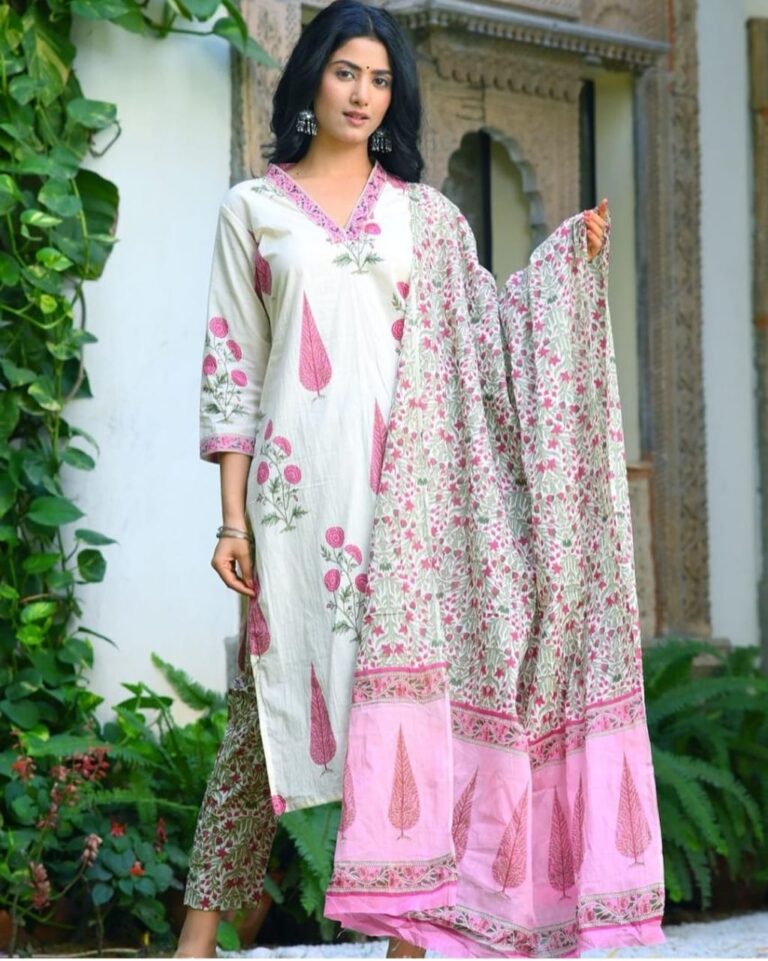 Beautiful flower print beautiful kurti pant