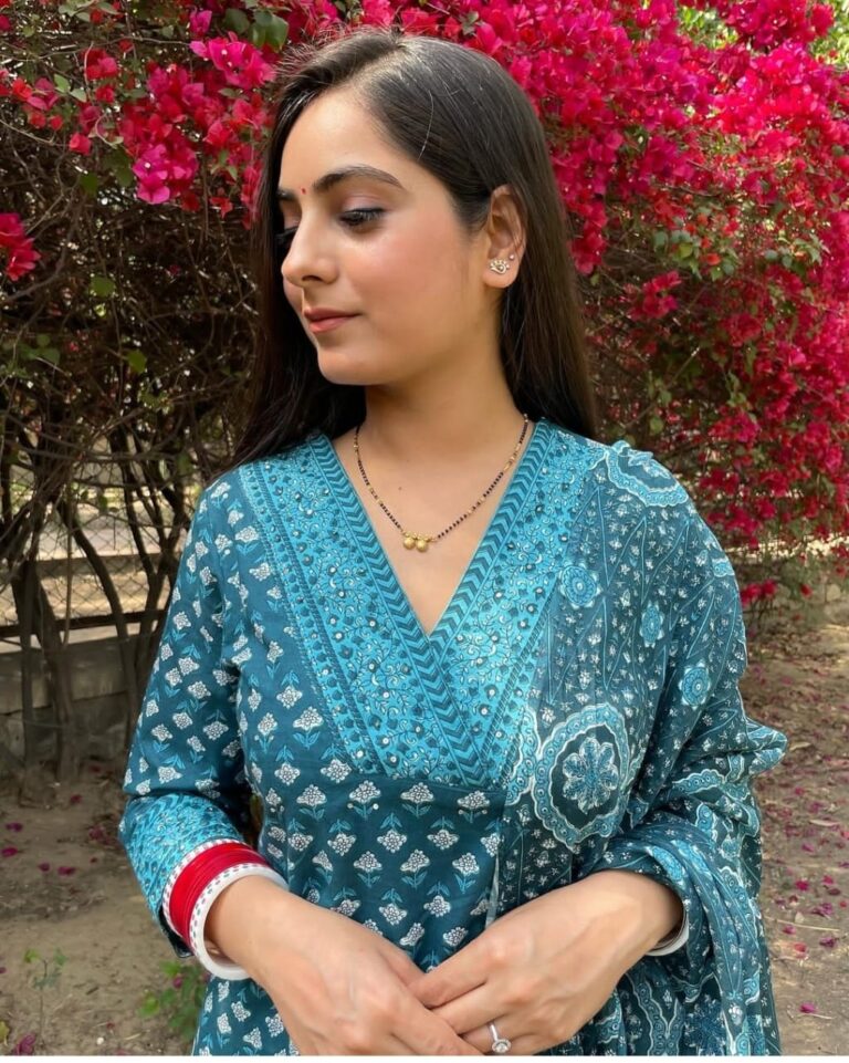 Mustard and red Floral simple suit set which is decorated with finest , and motifs.It is paired with matching Afghani pants and dupatta