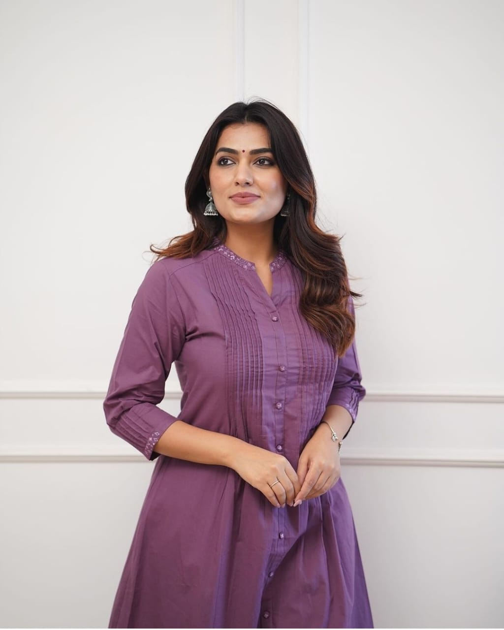 Premium cotton kurta with pleated pattern  with Embroidery collar and embroidery sleeve