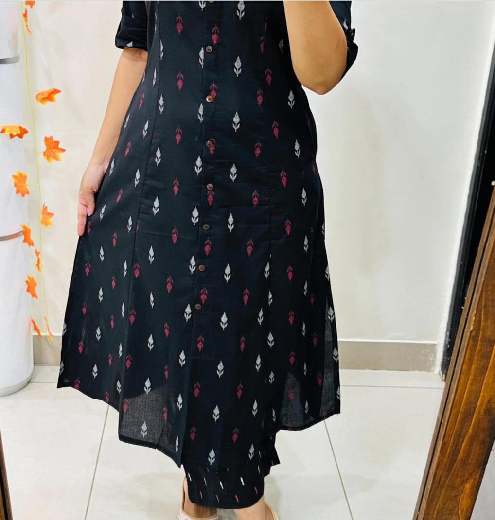 Aline pattern paried with Ankle length pant
