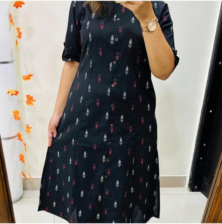 Aline pattern paried with Ankle length pant