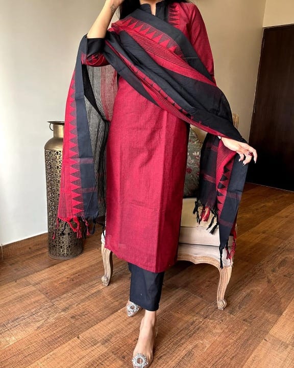 Butti south cotton kurta and south cotton pant paired with south cotton duppata