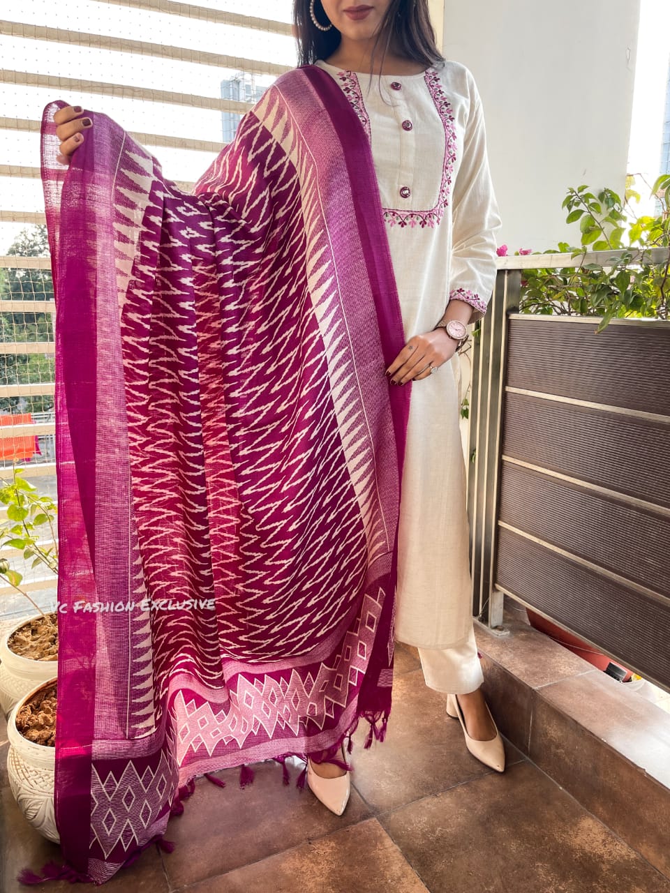 HANDLOOM khadi cotton flex weaving based fabric all over embroidery & Paired with straight cotton flex pant.