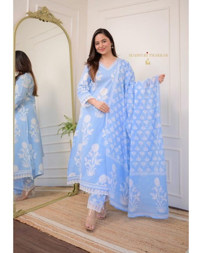Cotton dupatta adorned with exquisite lacework edges