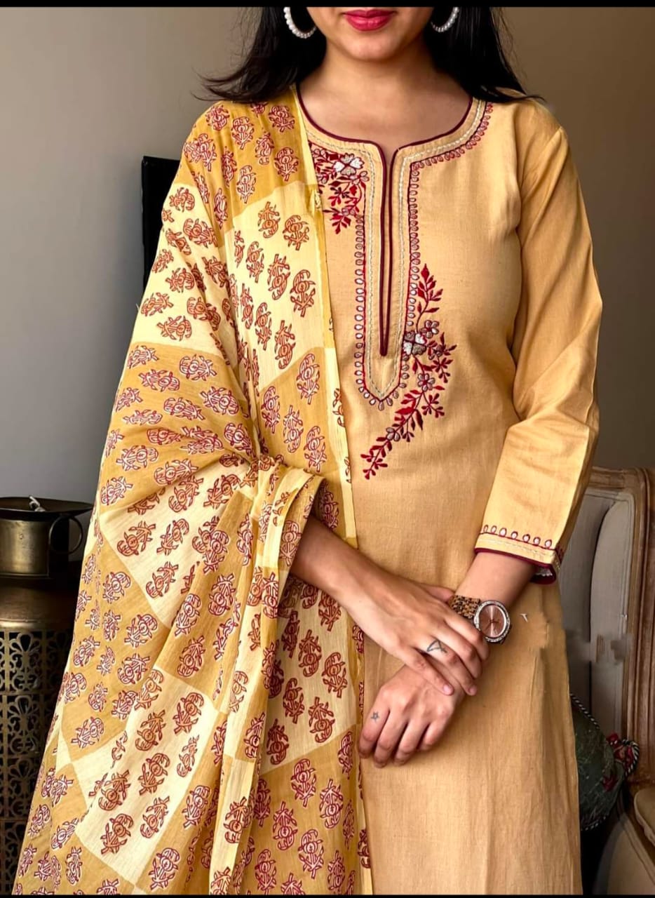 Handloom cotton kurta pant and malmal printed  Dupatta set