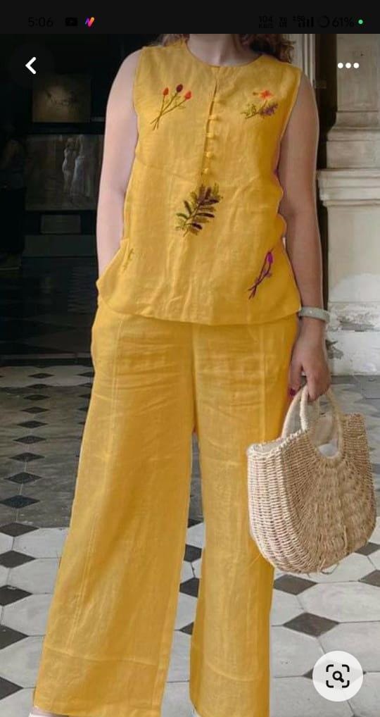 Stylish and walk in comfort in our new set with beautiful flowers embroidery work.
