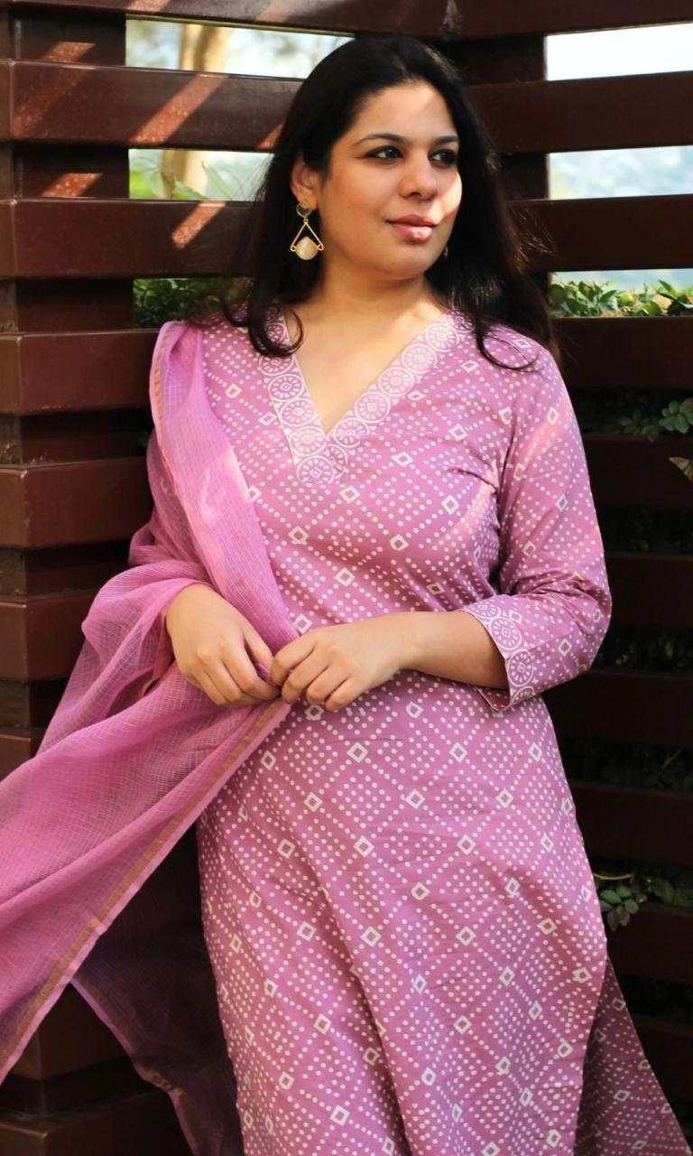 New kurta set with new style in saganeri  print