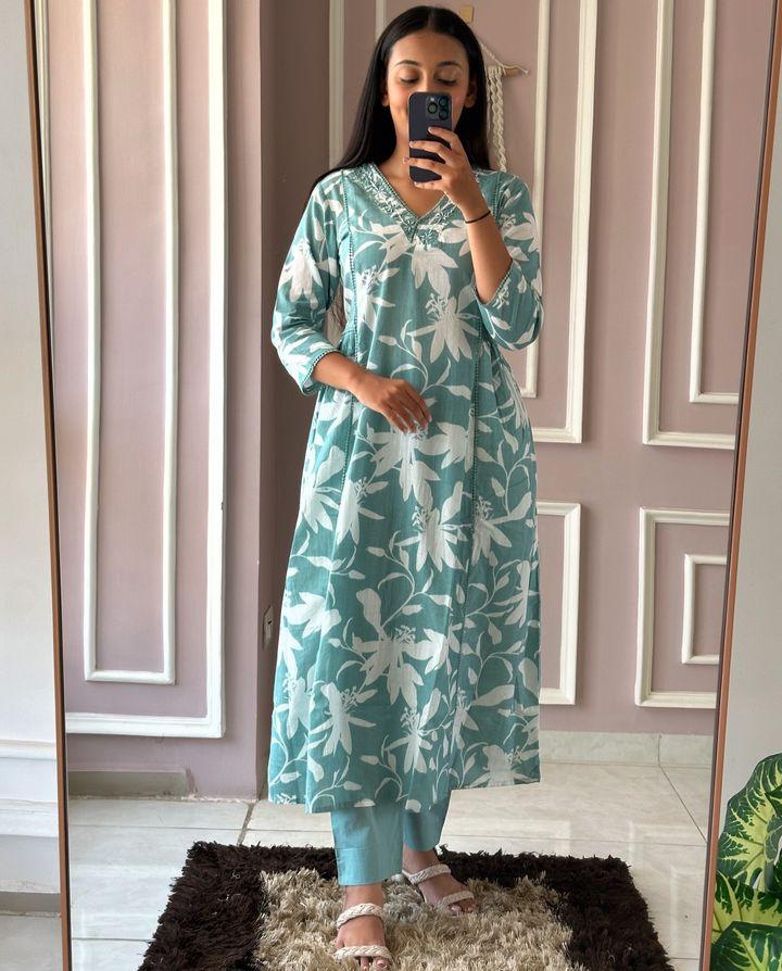 New smart casual Cotton Kurti set Abstract Floral Print Featuring V-neck Design