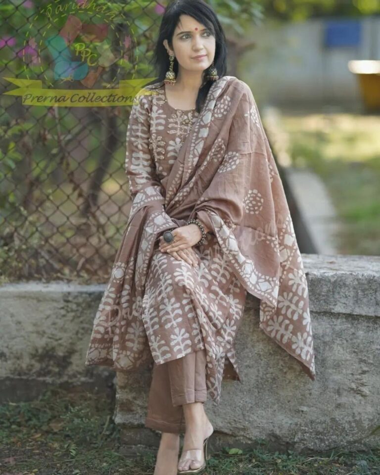 Pure fine reyon fabric with Hand wark  Kurti with Pant with cotton 100-100 Dupatta