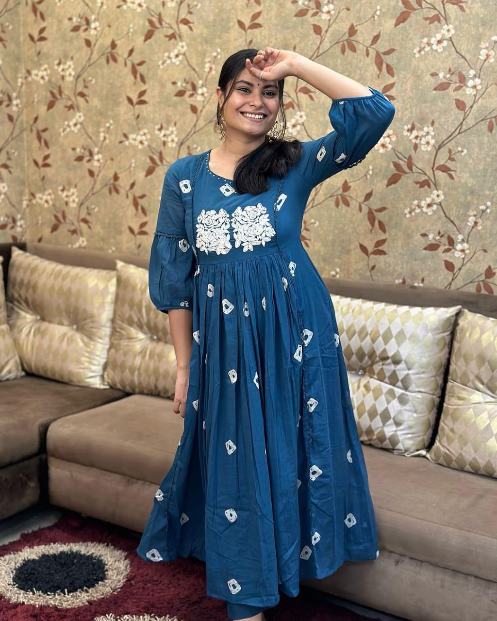 Discharge print Long slit Cotton 60'60 kurta pant set.