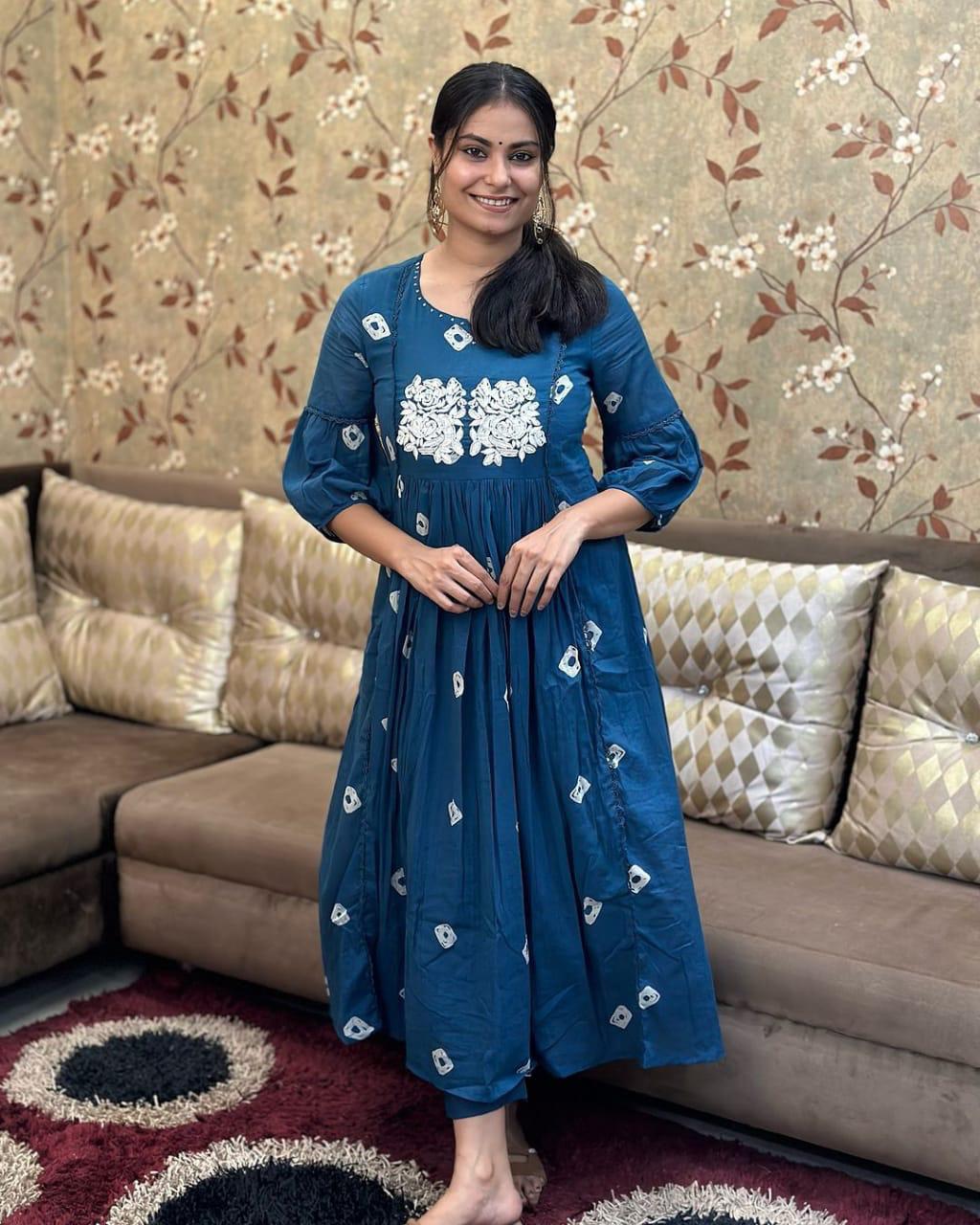Discharge print Long slit Cotton 60'60 kurta pant set.