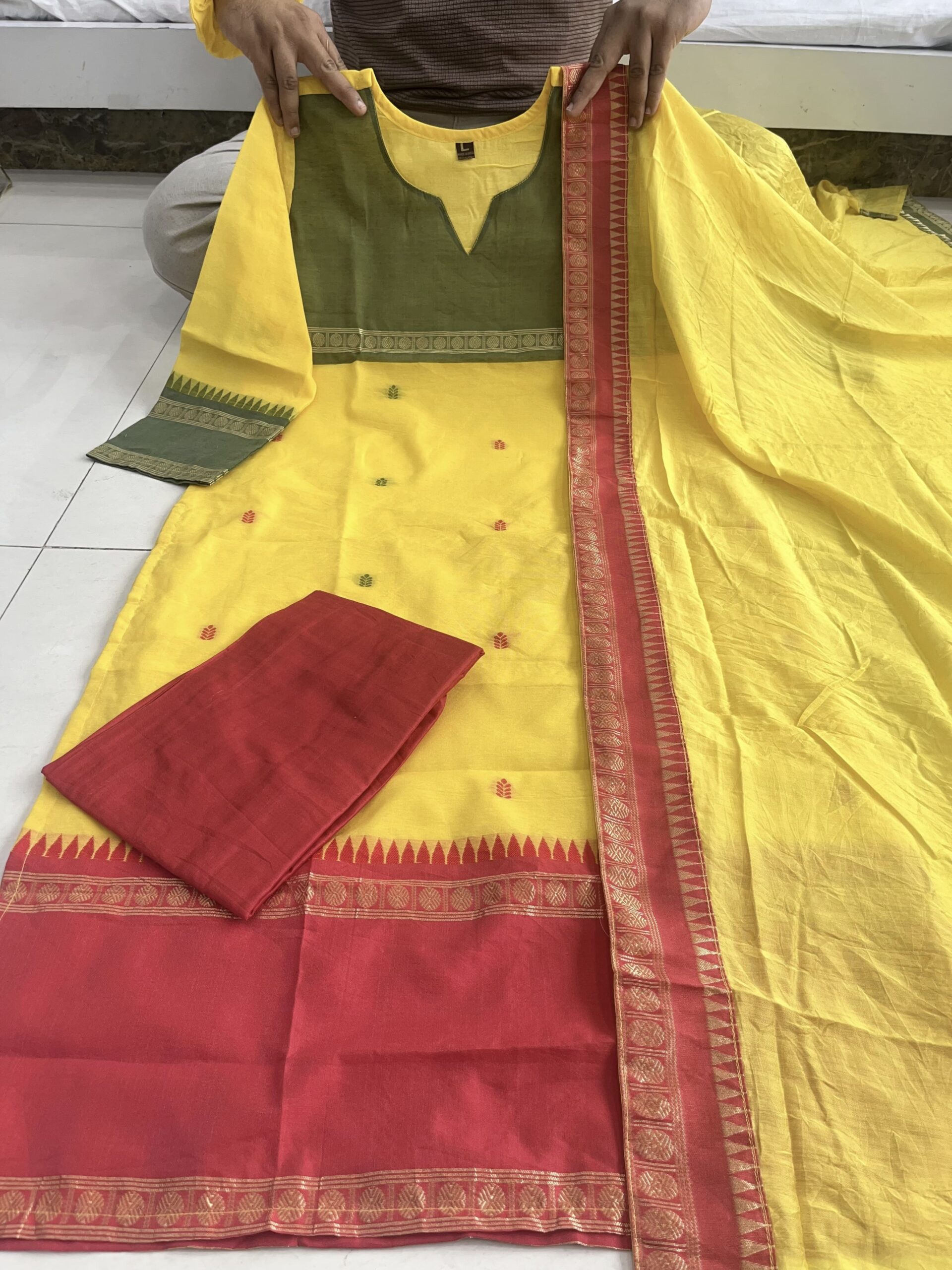 Varanika Suit Set