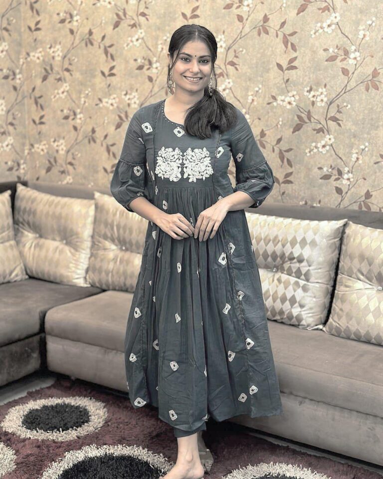 Look stylish in our new bandage discharge print